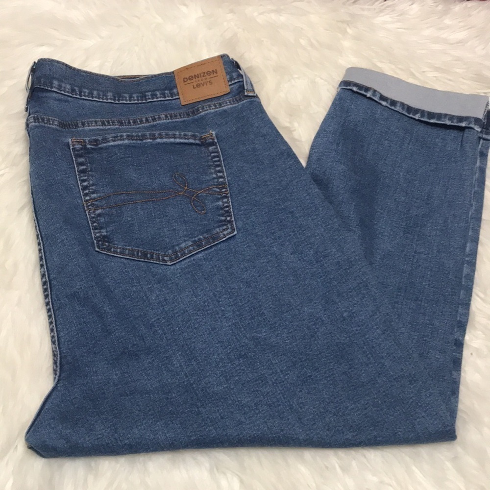 LEVI’S Women’s Medium Wash DISTRESSED ANKLE Cropped Jeans Sz 18 - Picture 15 of 15